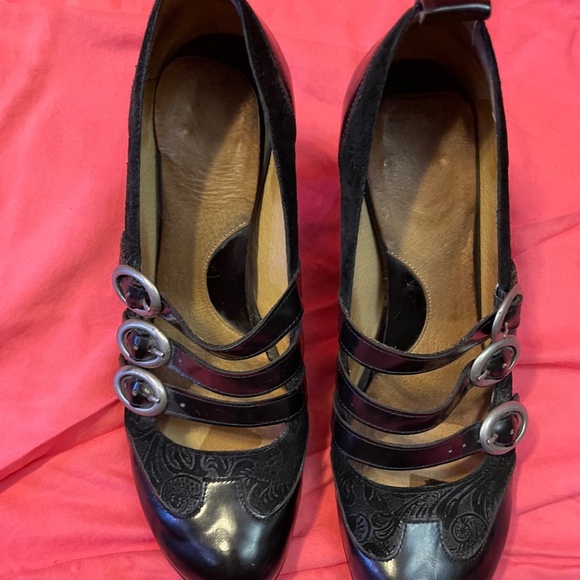 Fluevog Baroque Rubens Heels - Picture 7 of 9